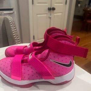Nike LeBron Basketball Shoes – Kids Size 1 (Pink)